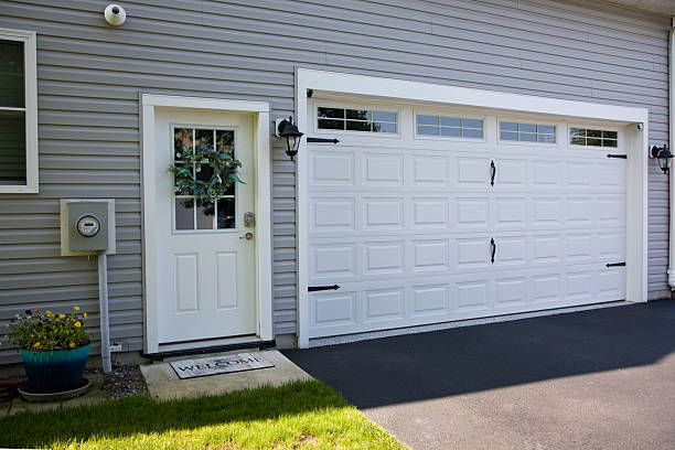 24/7 Emergency Garage Door Panel Replacement experts in Broome County County, NY